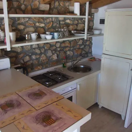 Stone House Marina-sevid, 1 House-1 Apartment