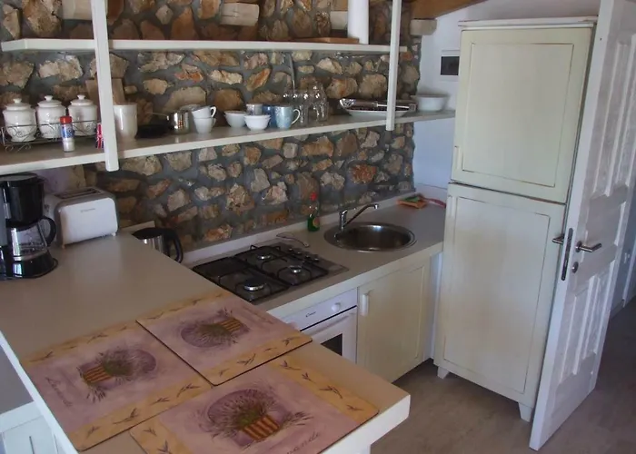 Stone House Marina-sevid, 1 House-1 Apartment